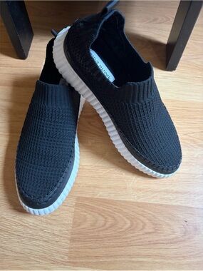 Steve Madden Black Knit Slip-On Casual Sneakers